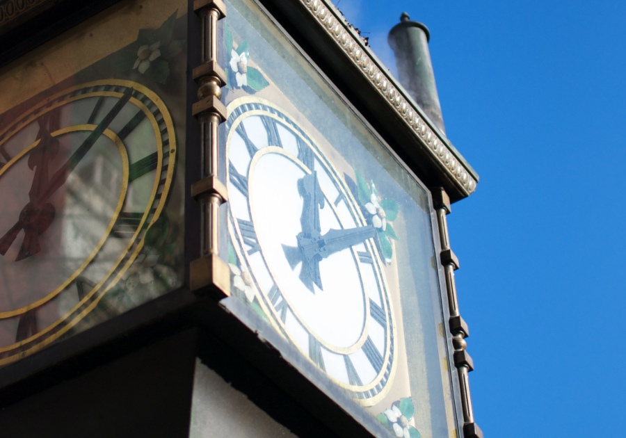 Центральные часы города