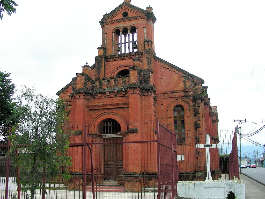 Храм Iglesia de Ladrillo